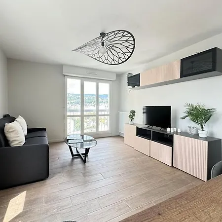 Jolie F3 Berthelot , Equipe - Wi-fi , Cl-fd Berthelot 10eme Apartman *